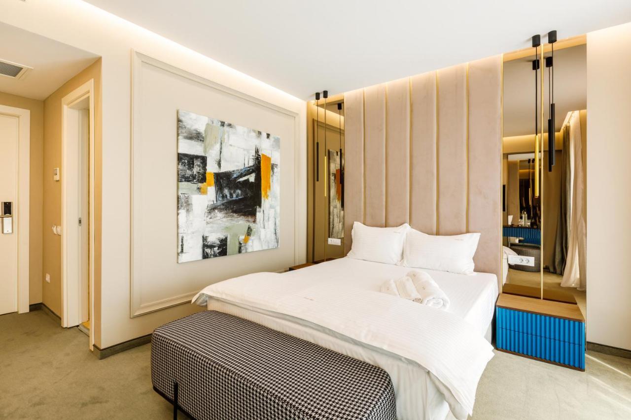 Onal Boutique Hotelier Mamaia Esterno foto