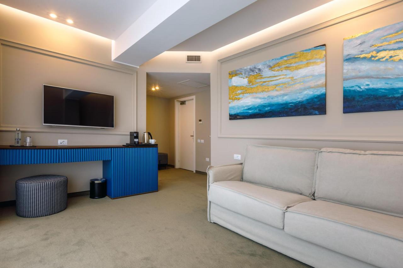Onal Boutique Hotelier Mamaia Esterno foto